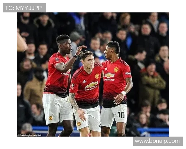 曼联与巴黎次回合精彩对决回放全景解析与战术分析